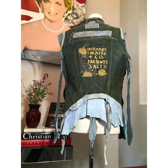 The People of the Labyrinths Olive drab Distressed Vest - Picture 8 of 12